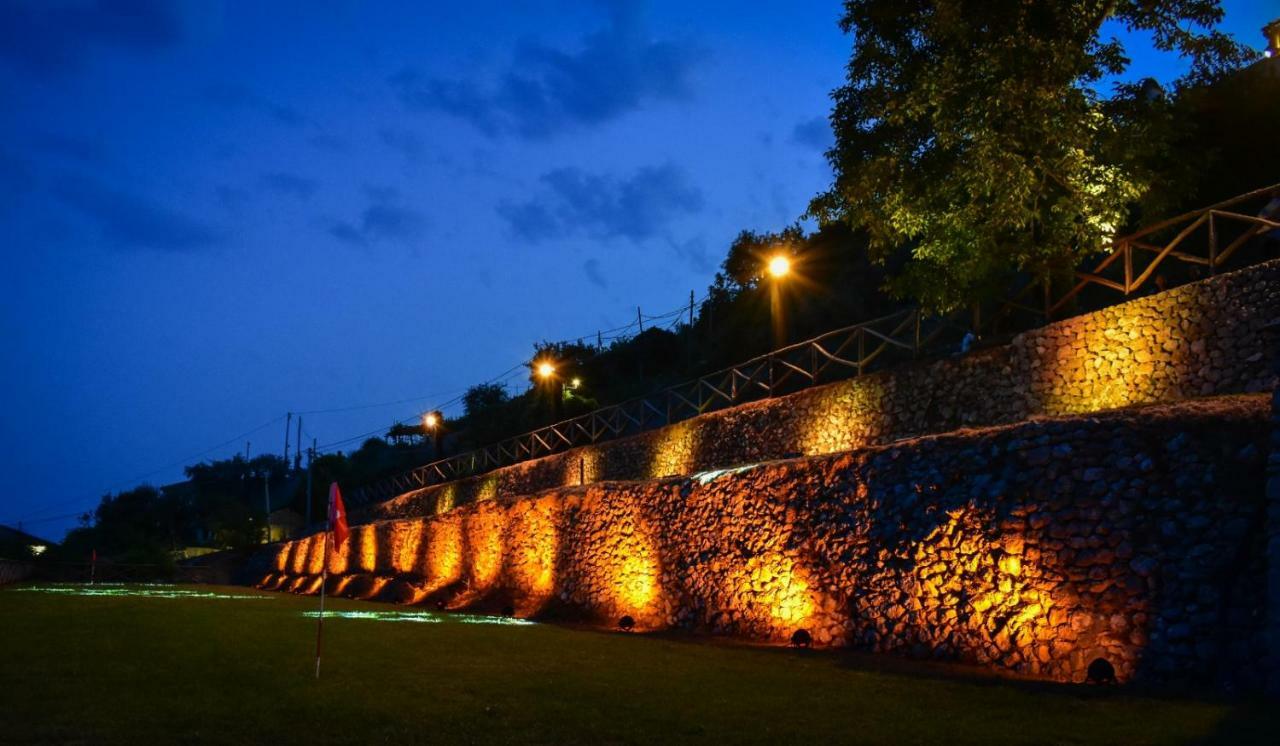 Portico Del Paradiso 스칼라 외부 사진